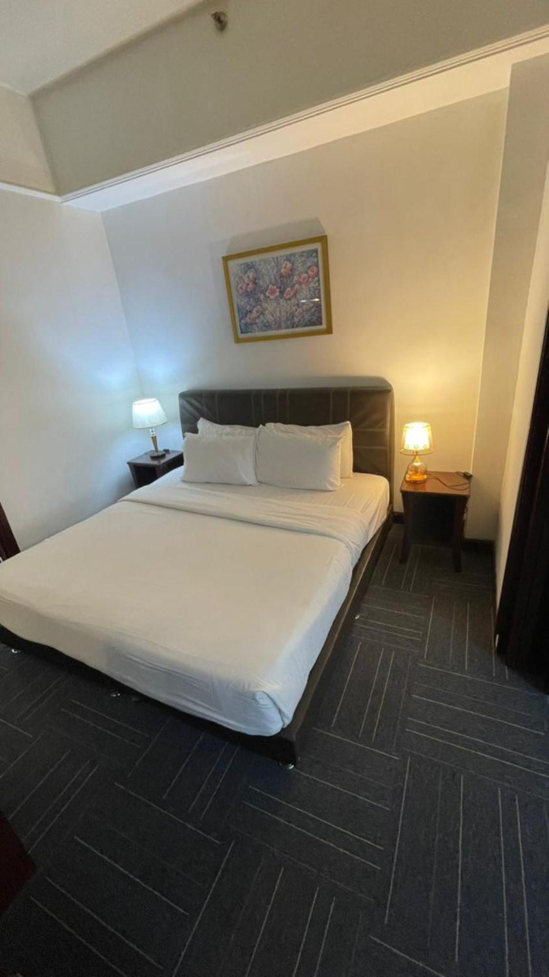 100 Service At Times Square Kl Apartment