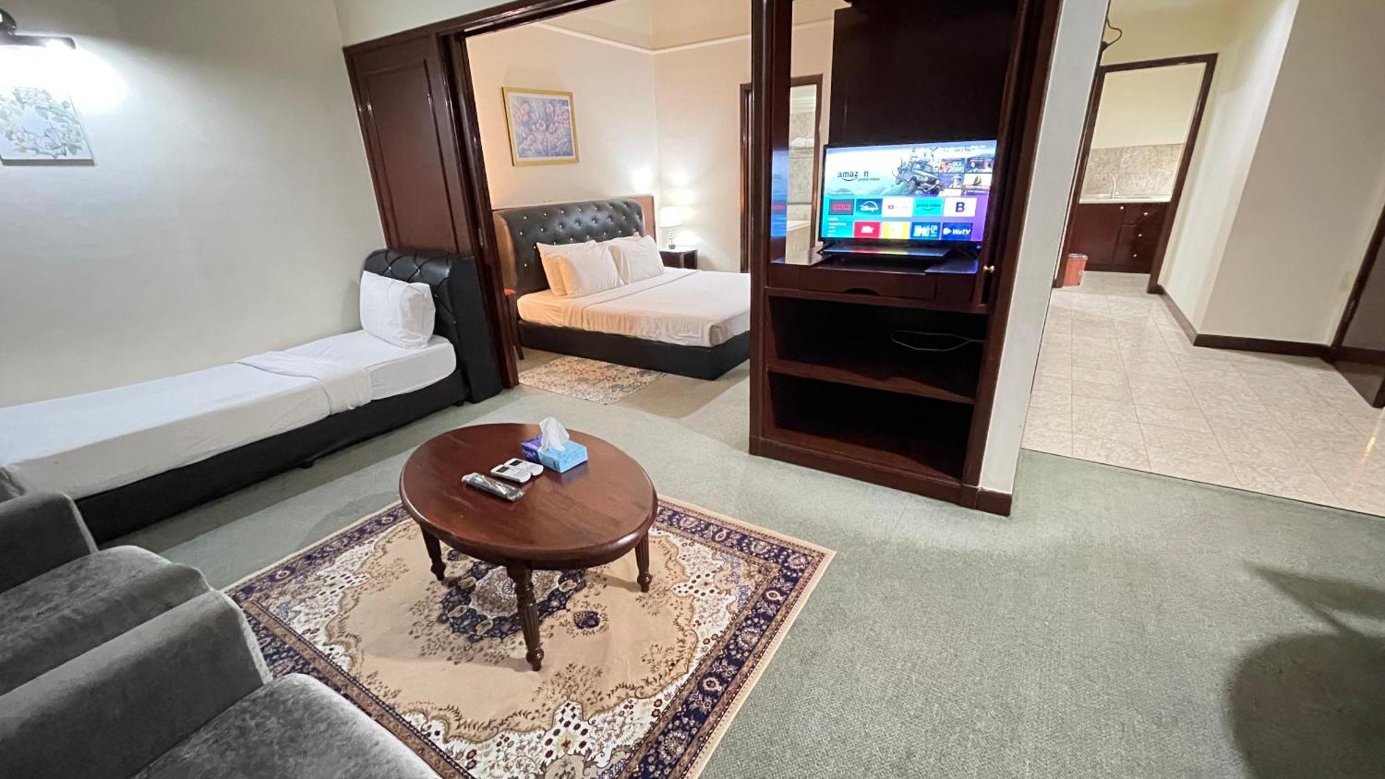 Apartment 100 Service At Times Square Kl *