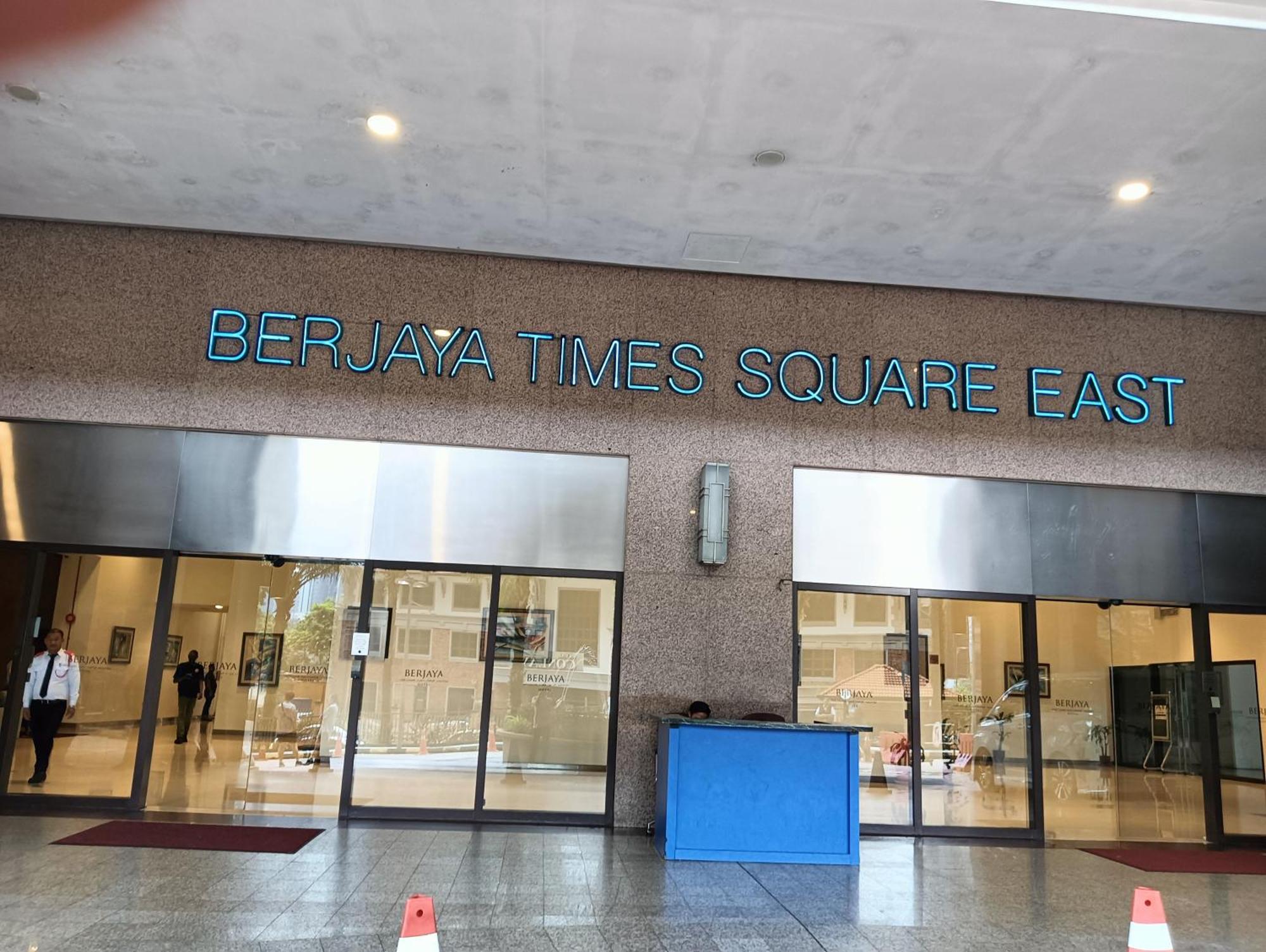 Pangsapuri 100 Service At Times Square Kl *
